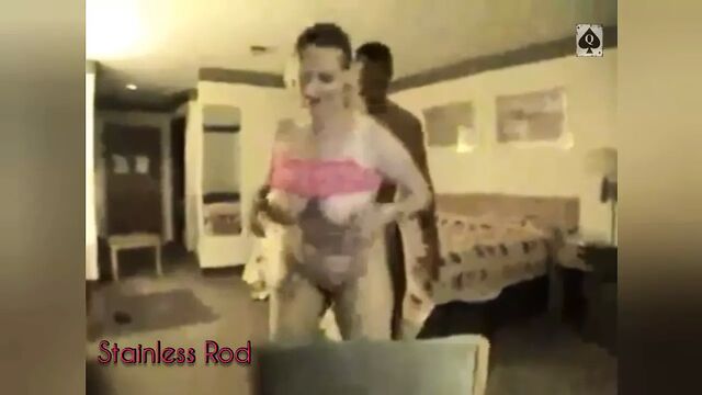 Шаловливая жена фанатка с большим черным членом получает романтический секс с ее ебарем 1