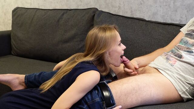 Сводная дочь и сводный отец решили потрахаться в отеле но их застукали