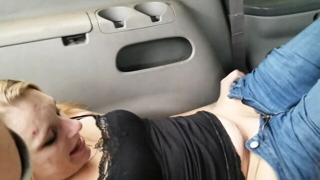 Удивительная маргаритка: первое свидание с глотанием спермы!