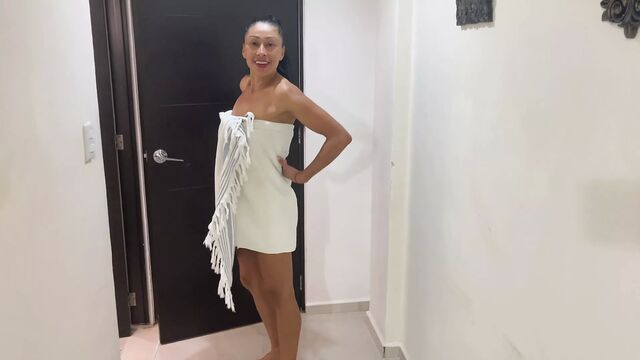 Мачеха помогает с домашним заданием ее латинскими губами. закажи собственное видео, сделанное специально для твоего частного просмотра