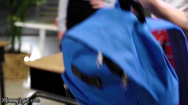 Мачеха Sarah Vandella дает урок плохим девушкам