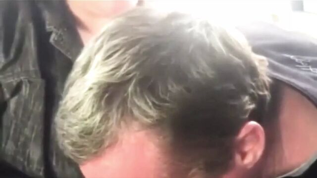 Женщины дрочат член в рот мужа-би