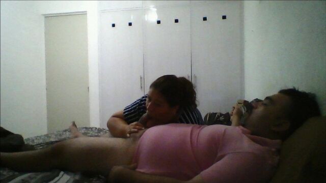 Для любителей толстушек друг пришел навестить только ради минета