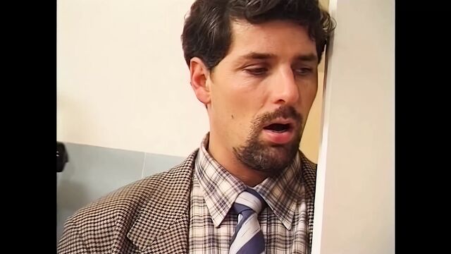 ЖЖЖМ секс вчетвером в женском душе, увеличенный до 4K