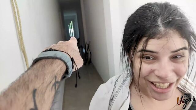 Я трахнул жену моей лучшей подруги в прачечной и зашел внутрь нее