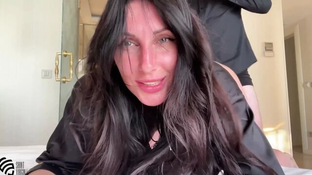 Горячая Милфа Ебется с Пасынком. Бэкстейдж.