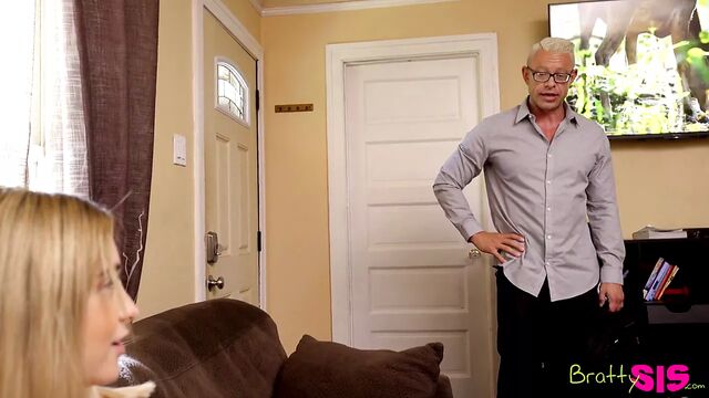 Bratty Sis - быть очень милой со своим сводным братом s7: e9