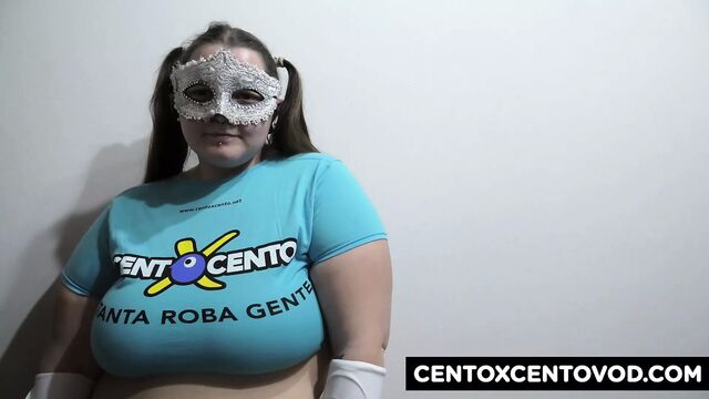 Alex Magi заставляет двух толстых свиней кричать и наслаждаться