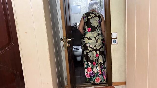 Большую задницу трахают