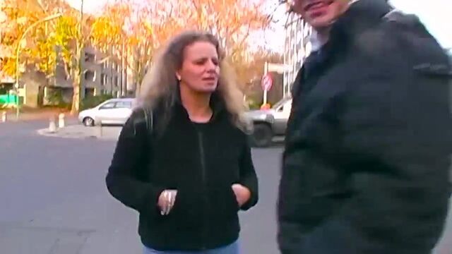 Уличная девушка в Германии