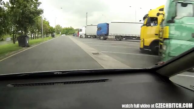 Чешская сучка - настоящей шлюхе платят за секс между грузовиками