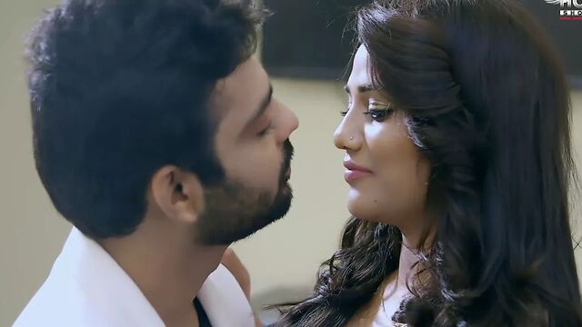 Горячая сексуальная секретарша спит с боссом для продвижения по службе