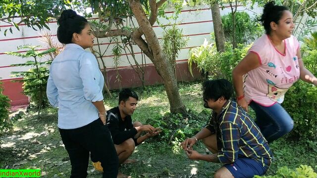 Невинную жену поделили и трахнули вместе! Hindi WebSeries секс