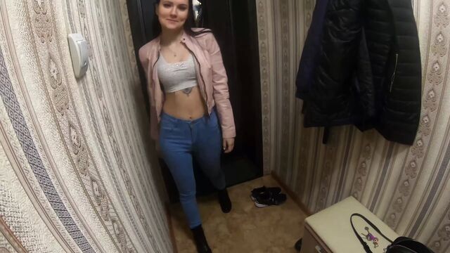 изменила парню с бывшим, отсосала ему, отлизал киску, потрахались и получила сперму в киску