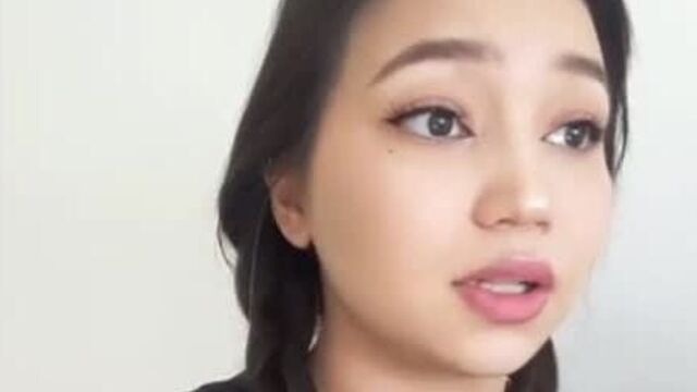 скандальная казашка делает минет