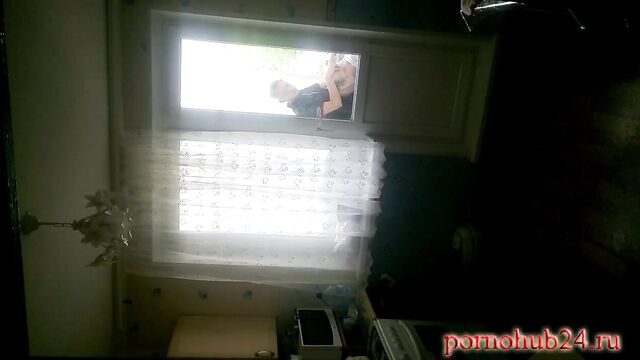 Пьяный отсос на балконе