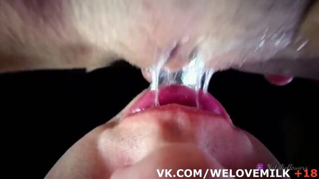 Мамка села на лицо и все его обкончала ...cesitting squirt