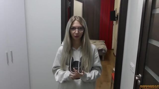 русская соседка девственница сосет и дает в попку . домашнее порно