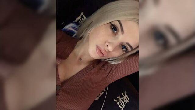 Freya Stein/Sobestshow Фрея Штейн делает минет/ Минет от русской блондинки, остос в подъезде. Любительское порно