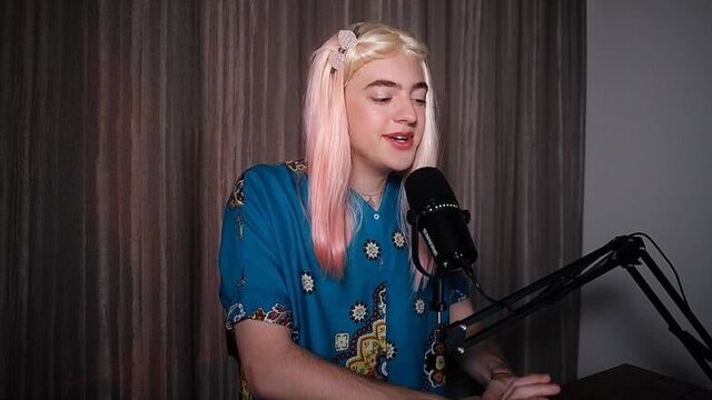 [CHENSKY] БЫВШАЯ ЖЕНА БУМЫЧА - ПАРОДИЯ (Интервью Liqueen)