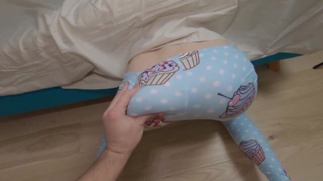 Сводная сестра застряла