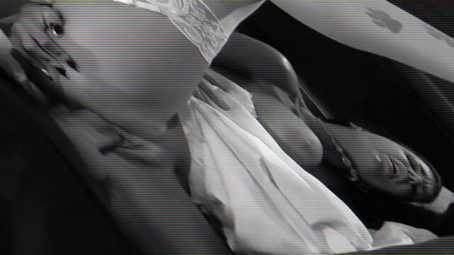 Невеста сладко прощается с незамужней жизнью