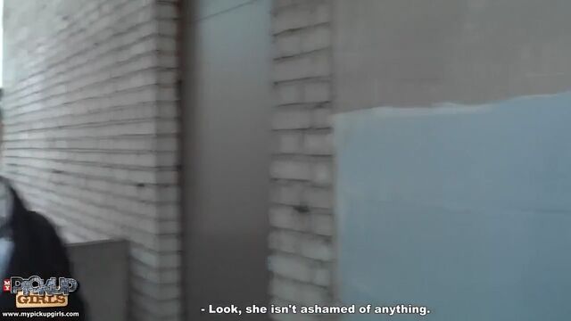 Пикаперы шалят на улицах Питера и снимают девок