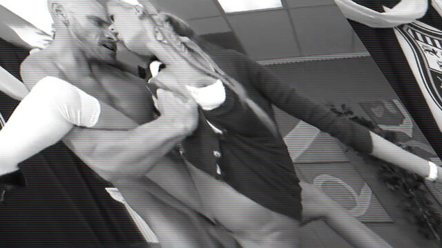 Озабоченная школярка вцепилась в елдак препода