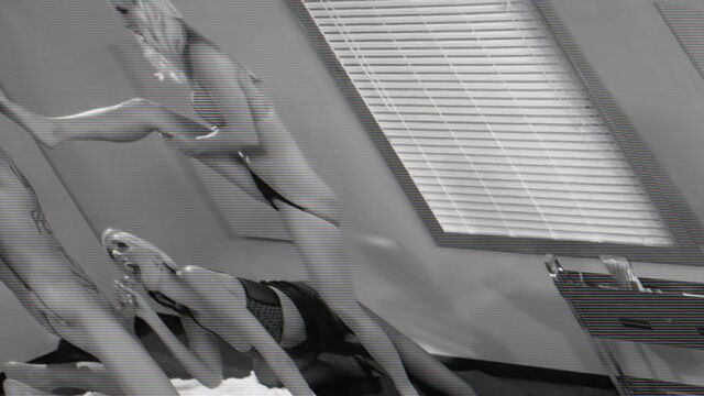 Озабоченного воятеля оседлали голодные крали