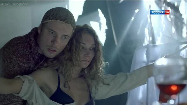 Юлия Маврина в фильме "Жизнь после жизни" (Жизнь взаймы, 2013, Александр Будённый) Голая? Секси!