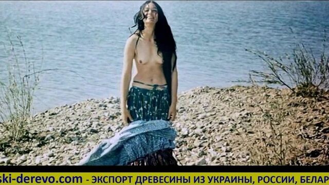 Эротические сцены из фильмов (18+) - Сексуальная сцена раздевания цыганки из фильма "ТАБОР УХОДИТ В НЕБО"