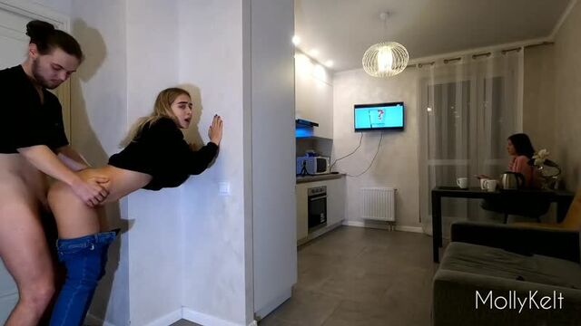 Чуть не спалились (Порно Sex трах Fuck Домашнее porno Любительское teen Home Porn XXX young домашка)