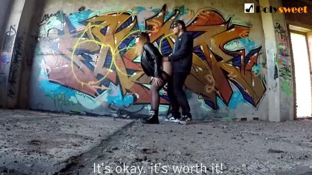 Трахаемся на заброшке и он кончает в меня (Порно Sex трах Fuck Домашнее porno Любительское teen Home Porn XXX young домашка)