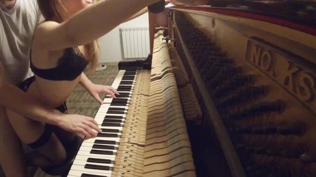 Сыграли на пианино и занимались сексом