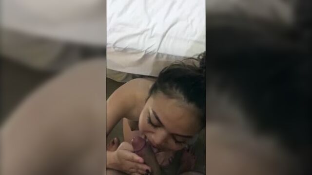 Секс с двумя азиатками.