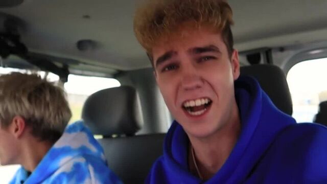 ЛЕША МАЙСАК НАС ЗАПЕРЛИ В САМОЙ ВОНЮЧЕЙ МАШИНЕ!