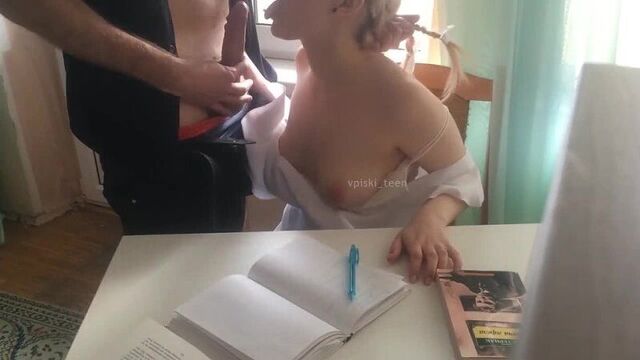 проверял домашку, первый опыт на камеру, посмотрим и удалим обещаю, слив , домашнего порно,