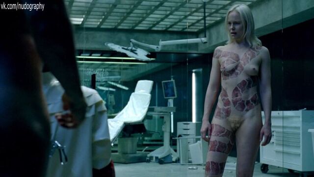 Ингрид Бульсё Бердал (Ingrid Bolso Berdal) голая в сериале "Мир Дикого Запада" (Westworld, 2016) s01e10 (1080p)