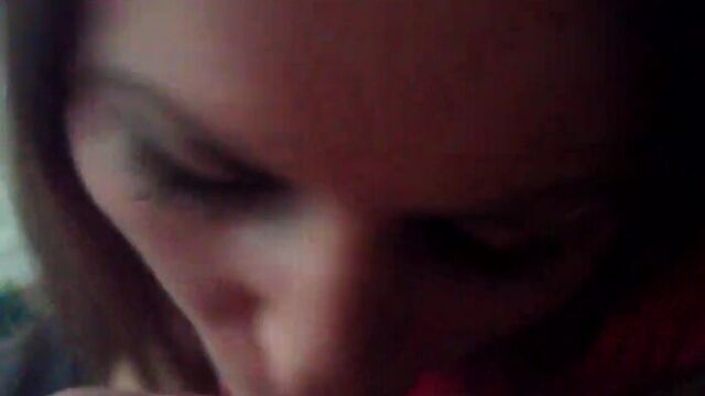 Молодая делает минет своему однокласснику глотает сперму за щеку конча домашка t