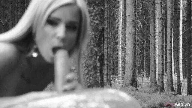 Эротическая фотосессия в лесу