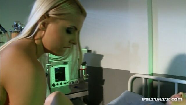 Пациентка под наркозом начала мастурбировать