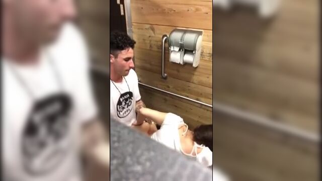 Ебет в туалете клубе минет раком в попу 18+ anal Club restroom Эшли Андерсон Алина Лопез Лена Паул Хейли Рид Алекс Блейк Студе