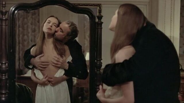 Голая Кароль Буке / Naked Carole Bouquet