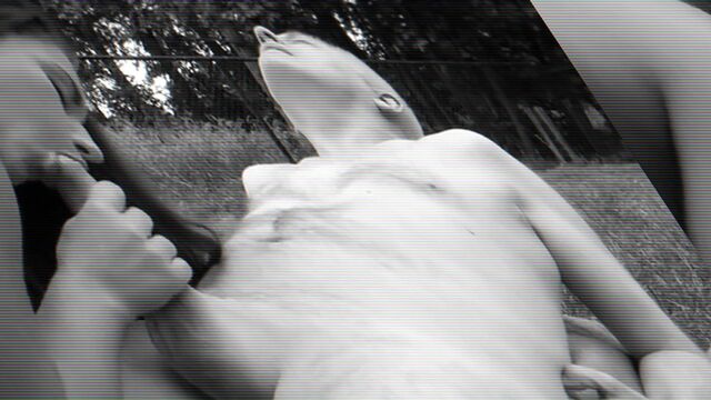 Молодая сосулька впилась в елдак фермера как в родного