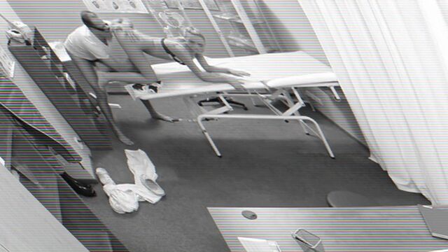 Добрый доктор жадно вдул пациентке