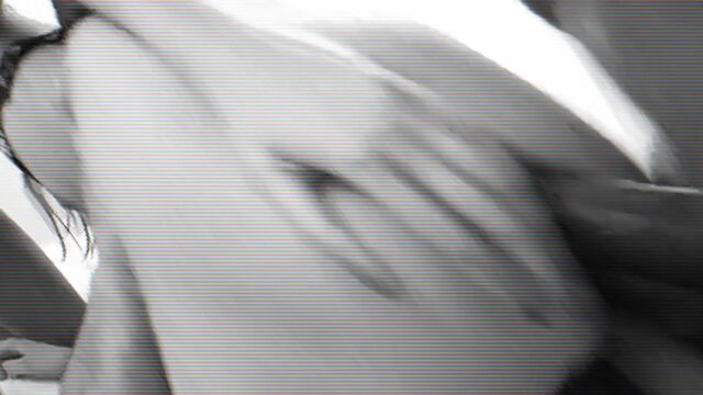 Способная шалунья с тремя озабоченными самцами