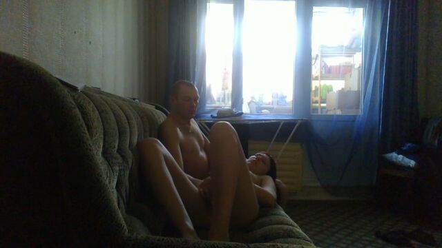 Любительский перепихон на диване