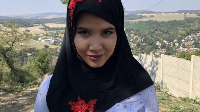 Sexwithmuslims - Lady Dee is obediently waiting for her horny husband [Мусульманка,Арабка,Секс,Порно,Восточное порно,Минет]