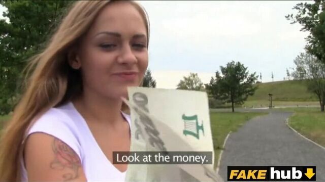 Русскую грудастую телку, приехавшую в Чехию на заработки, сняли за деньги и ебут - домашнее частное любительское порно русское