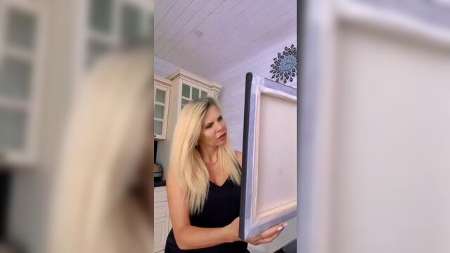 Три горячих рыбака, на лене.